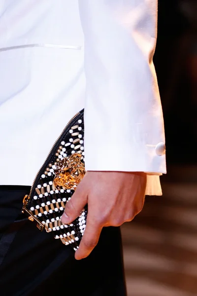 Look 80